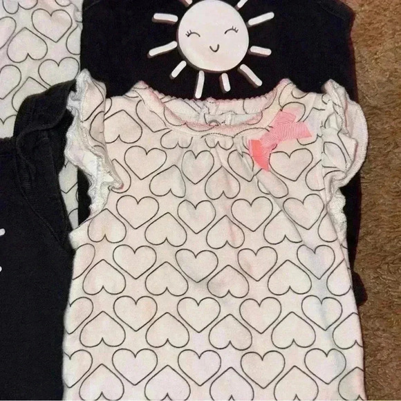 🩷 Carter’s Baby Girl 3M Twin Bundle - Heart & Sun Print Sleeveless Bodysuits - Picture 4 of 5